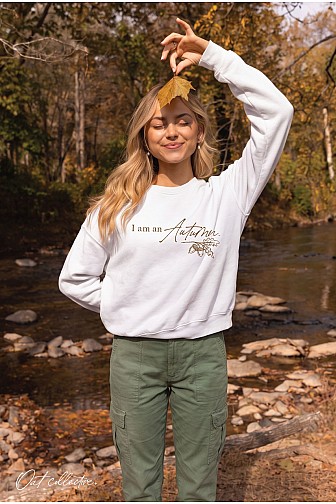I AM AN AUTUMN GRAPHIC SWEATSHIRT