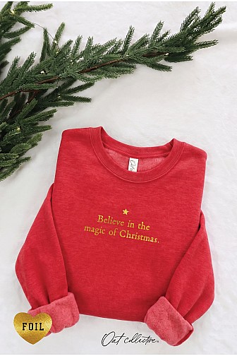 BELIEVE IN THE MAGIC OF CHRISTMAS GRAPHIC SWEATSHIRT